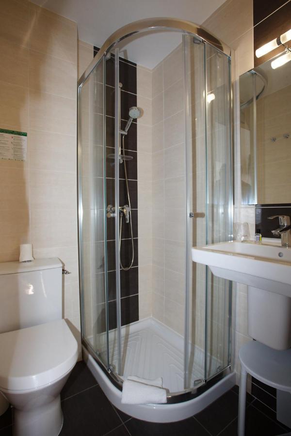 Contact - Le Lion D'or Hotel