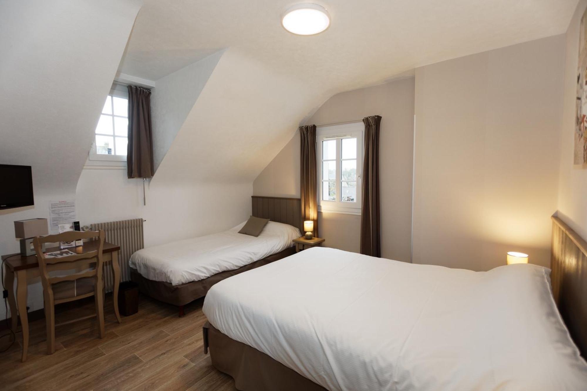 Hotel Contact - Le Lion D'or 2*