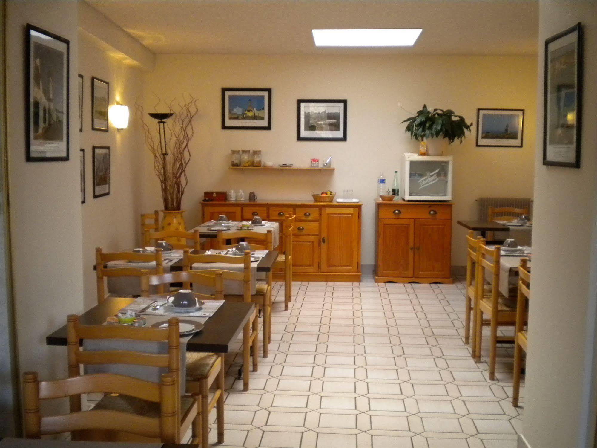 Contact - Le Lion D'or Hotel Lamballe