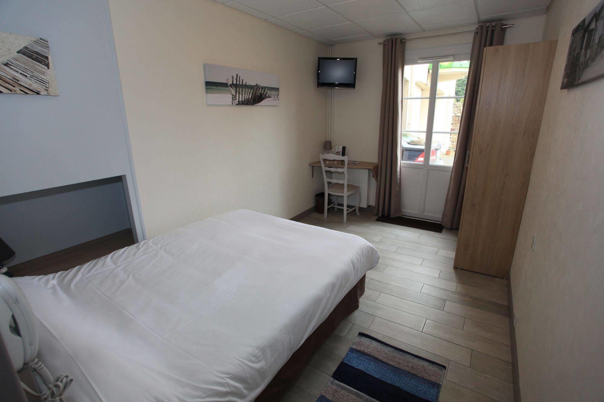 Hotel Contact - Le Lion D'or 2*